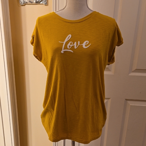 Christian Siriano Mustard 'Love' Print Women's Tee - Picture 1 of 7